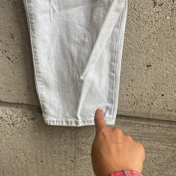 ON High waisted OG Loose Ripped Jeans - Picture 8 of 10